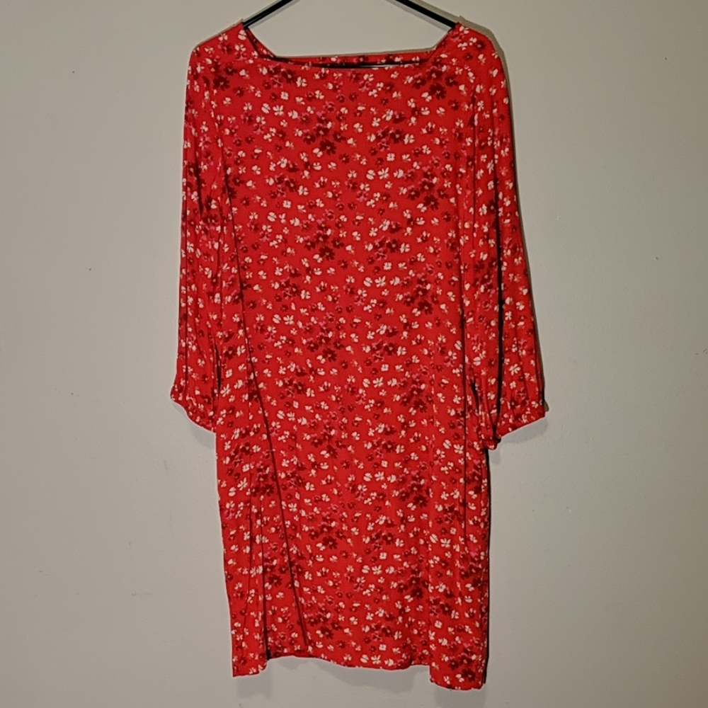 Patterned red long sleeves dress